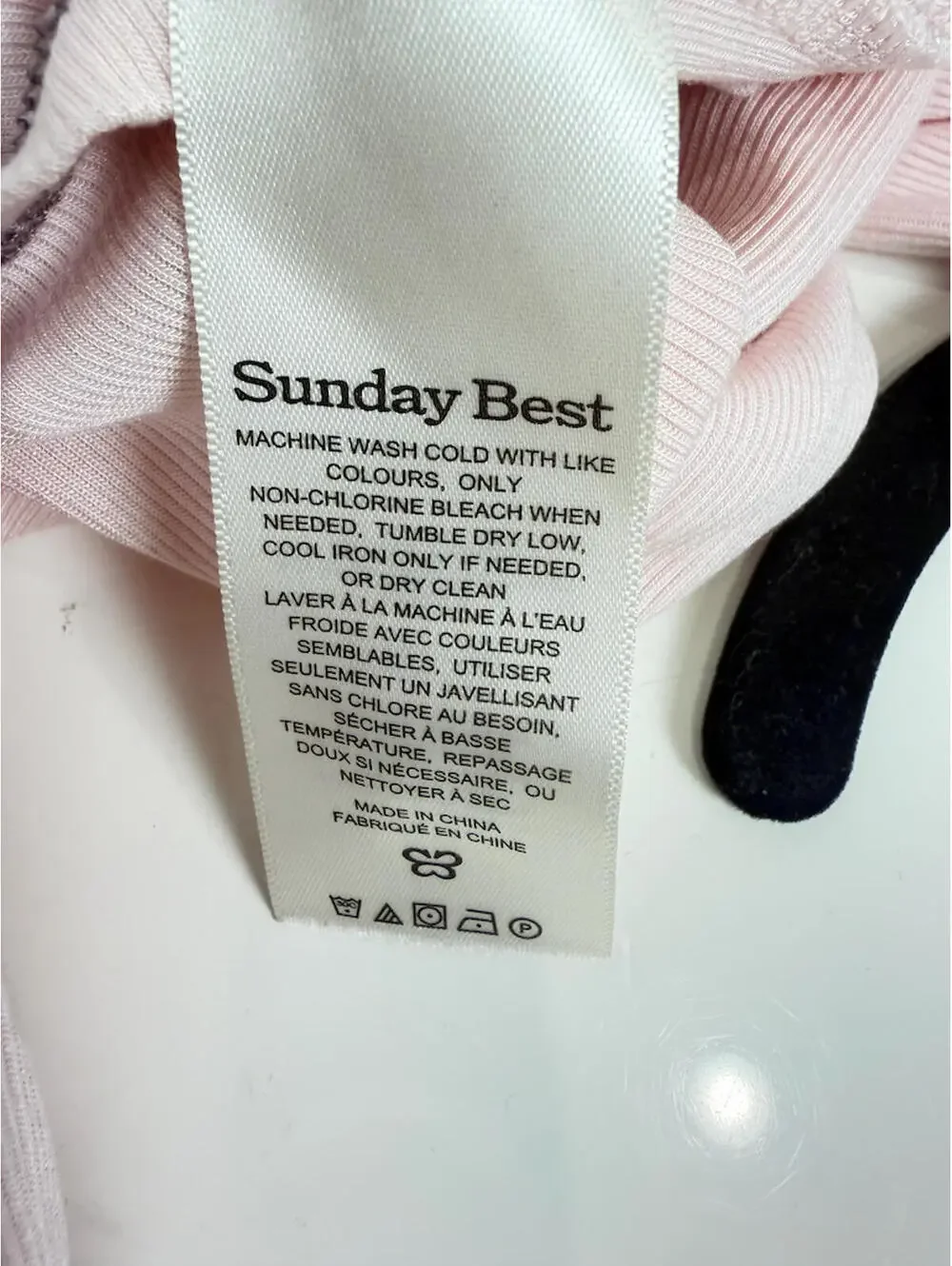 Aritzia Sunday Best Womens Bliss Cropped Long Sleeve Ribbed Tee‎ Pink Size Small